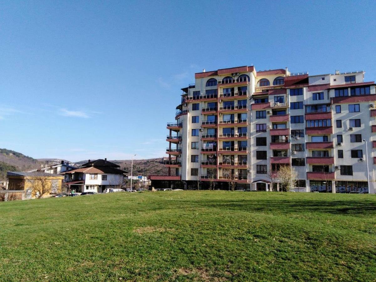 Апартамент "Скален Венец" Veliko Turnovo Bagian luar foto